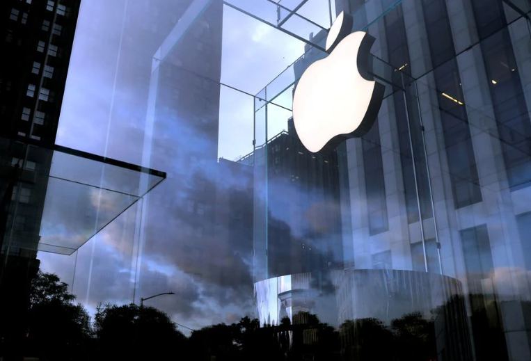 Apple временно закрывает свои магазины в Нью-Йорке