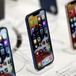 <span class="title">Блумберг: Apple введет функцию на iPhone, позволяющую бесконтактно принимать платежи на смартфон</span>