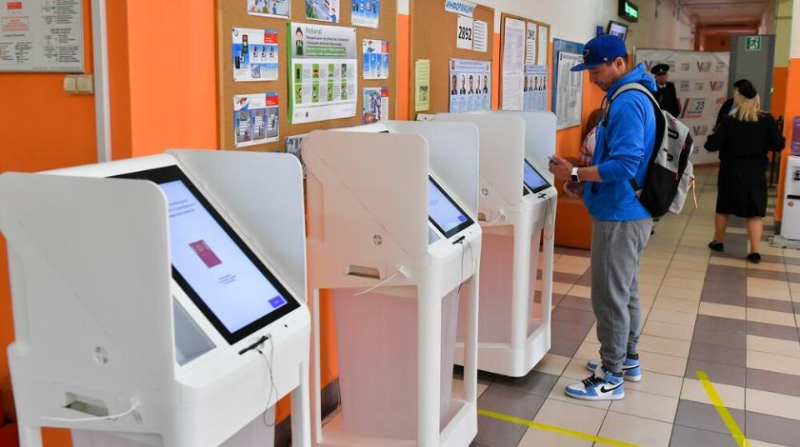 Более 500 тысяч москвичей проголосовали электронно на выборах мэра за первые четыре часа
