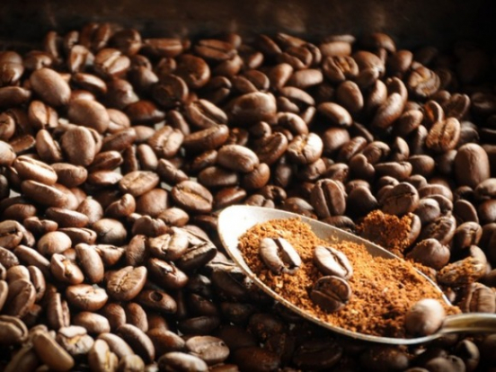 Цены на кофе арабика взлетели до многолетнего максимума