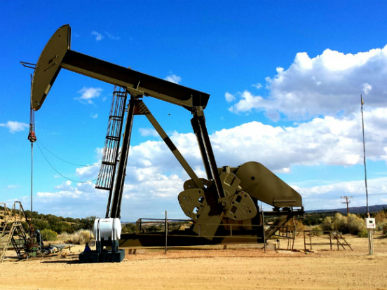 Цены на нефть повышаются, Brent преодолела рубеж в $72 за баррель