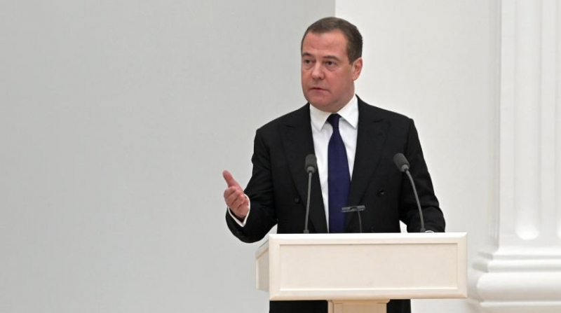 "Чахлая поросль лиц": Медведев жестко врезал по западным политикам
