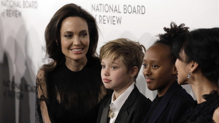 Дочь Анджелины Джоли поступила в колледж для афроамериканок
