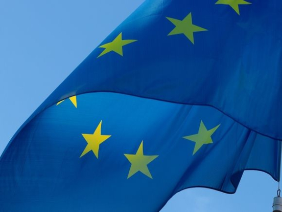 ЕК: Евросоюзу удалось избежать рецессии