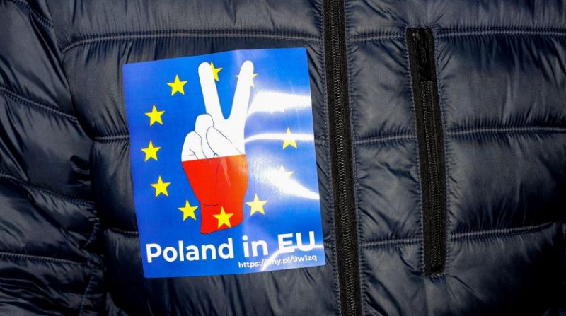 ЕК запустила юридическую процедуру против Польши из-за верховенства права