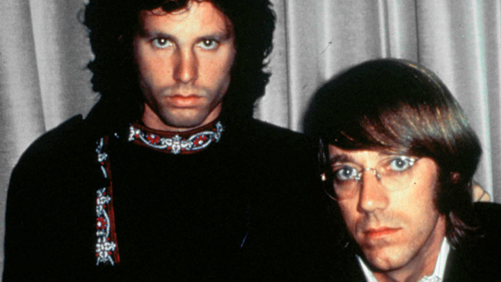 Гитарист рок-группы The Doors продал права на музыку коллектива