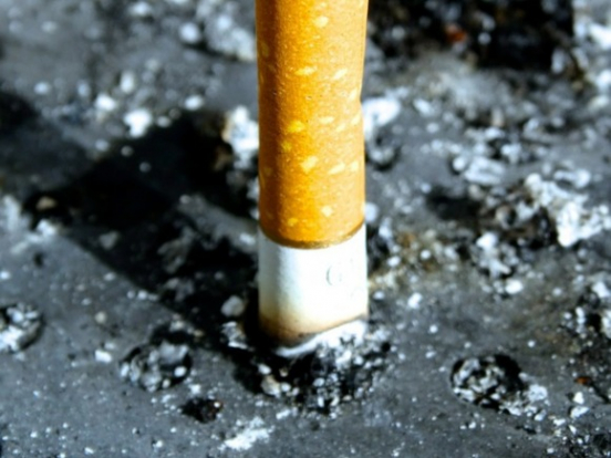 Imperial Tobacco, выпускающая сигареты Davidoff и West, оставляет бизнес в России местным инвесторам