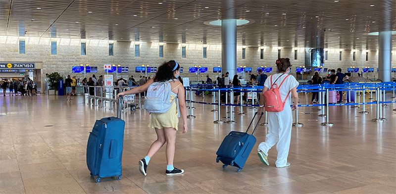 Израиль открыл границы для туристов, привитых от COVID-19 одобренными ВОЗ препаратами