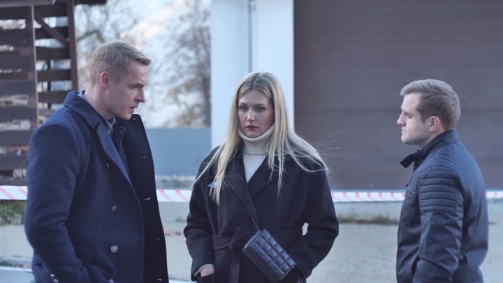Карина Андоленко продолжит карьеру следователя в новых сериях "Спасской"