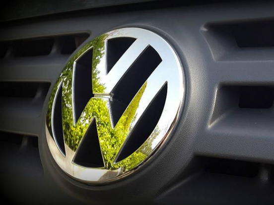 «Коммерсант»: Volkswagen предложил работникам в Нижнем Новгороде уволиться за 6 окладов