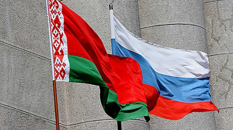 Лишь 6% белорусов высказались за объединение с Россией - опрос
