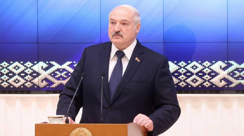 Лукашенко решил поддержать Тихановскую и велел отправить ей "печенюшек"