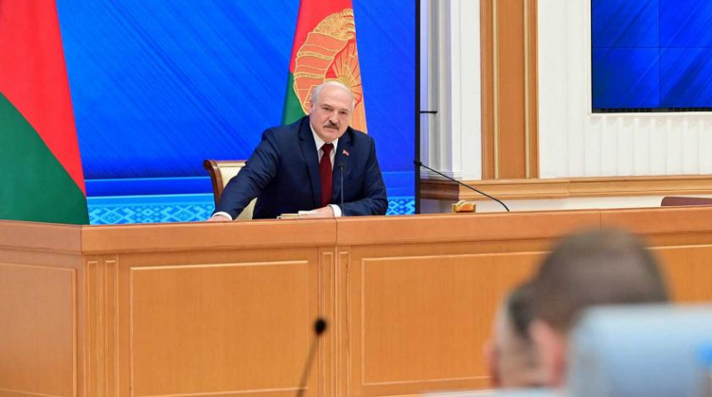 Лукашенко во время пресс-конференции рассмешил зал обращением к американской журналистке