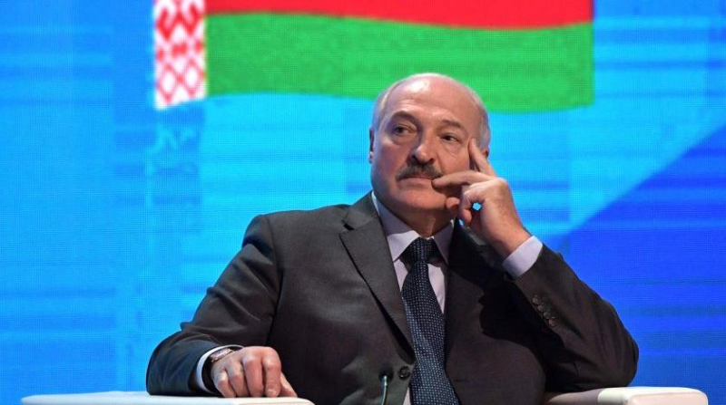 Лукашенко задумался о нормальной жизни вне власти