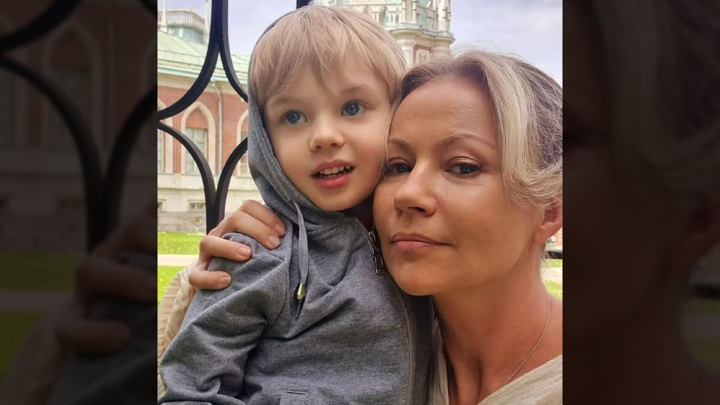 Мария Миронова взяла маленького сына на съемки "Холопа 2"