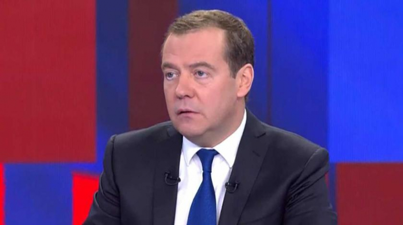 Медведев предрек мрачное будущее "оборзевшему" Западу