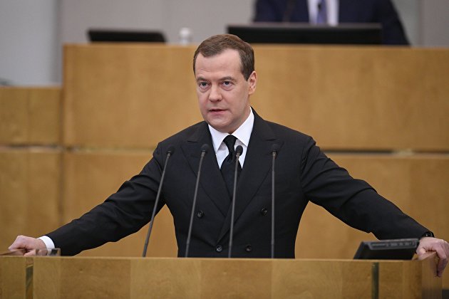 Медведев заявил, что госкомпаниям сейчас нужно работать быстро и слажено