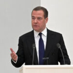 <span class="title">Медведев жестко ответил отказавшемуся от переговоров Зеленскому</span>
