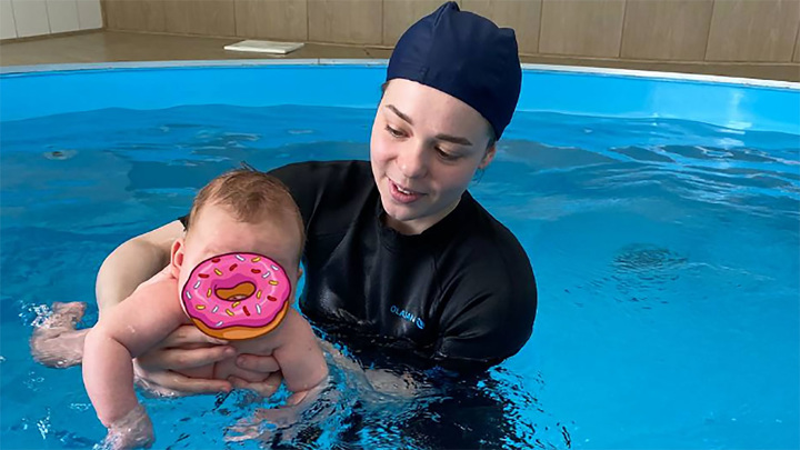 Наталья Фриске рассказала, что ее полуторамесячная дочь учится плавать
