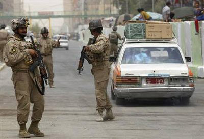 Один солдат убит при инциденте на избирательном участке в Ираке