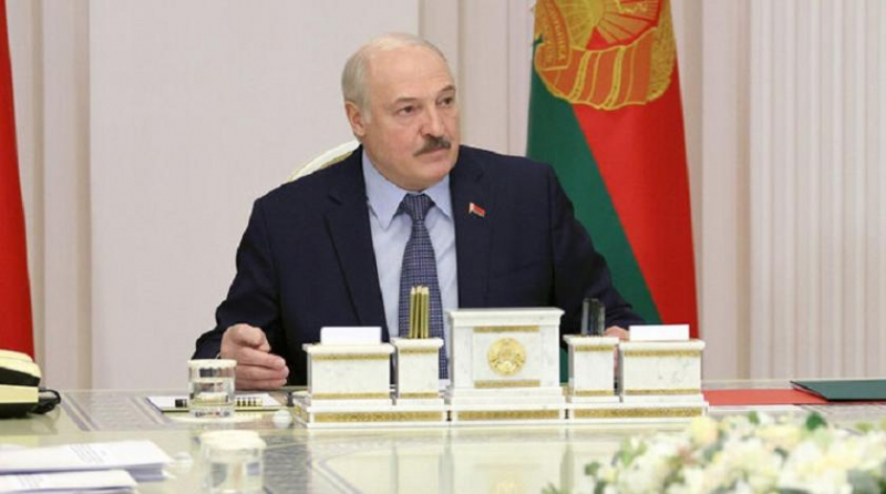 Под Лукашенко зашатался трон: в Москве устроили "смотрины" потенциального преемника