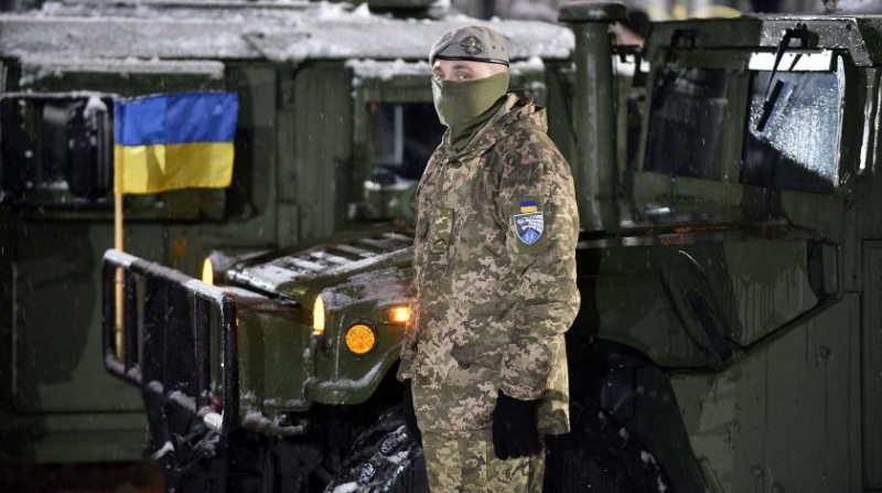 Политолог вспомнил анекдот про мазохистов на фоне слухов о "вторжении на Украину"