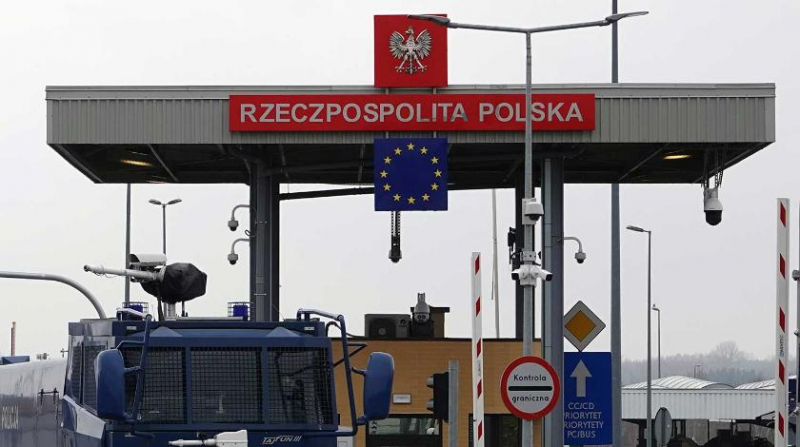 Польша приостанавливает с Белоруссией грузовое сообщение по железной дороге