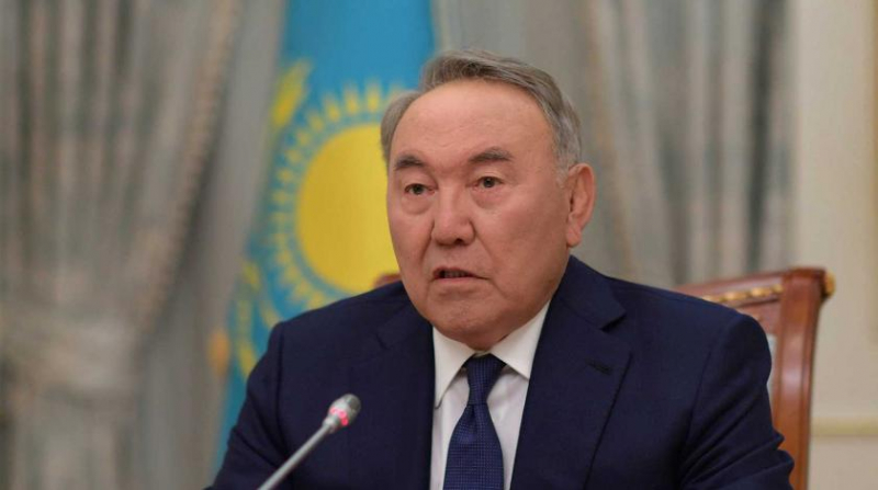 Пожизненный первый президент: как Назарбаев получил статус "Елбасы"