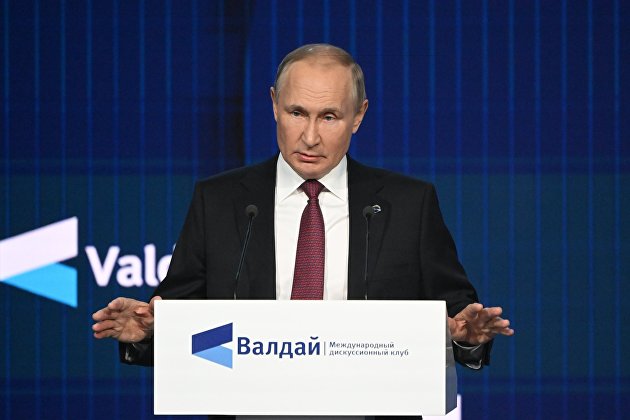 Путин поручил разработать и утвердить федеральный проект по развитию робототехники