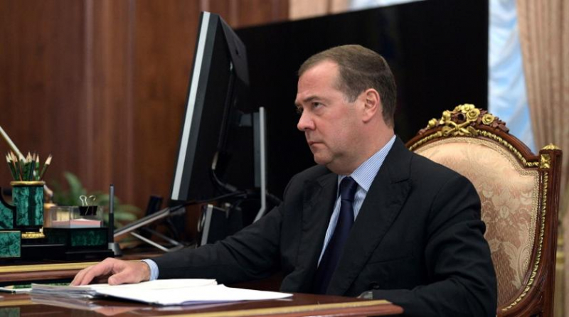 Россия не вернется к дефолту 1998 года - Медведев