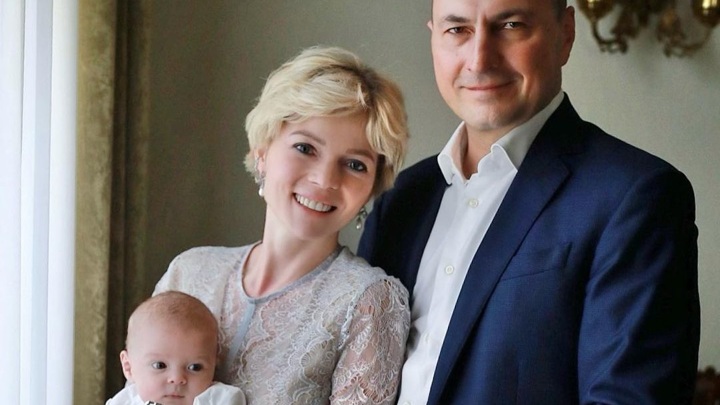 Телеведущая Елена Николаева показала необычное фото с мужем из путешествия