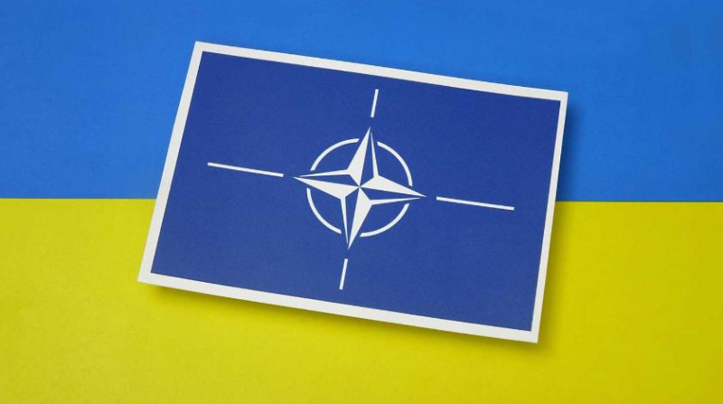 Украина требует допустить ее к переговорам России и НАТО