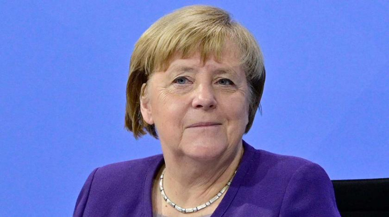 В бундестаге отставку Меркель встретили аплодисментами