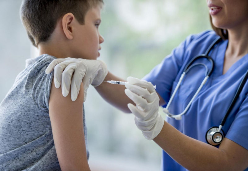 В США медрегулятор признал возможную пользу вакцины Pfizer от ковида для детей 5-11 лет