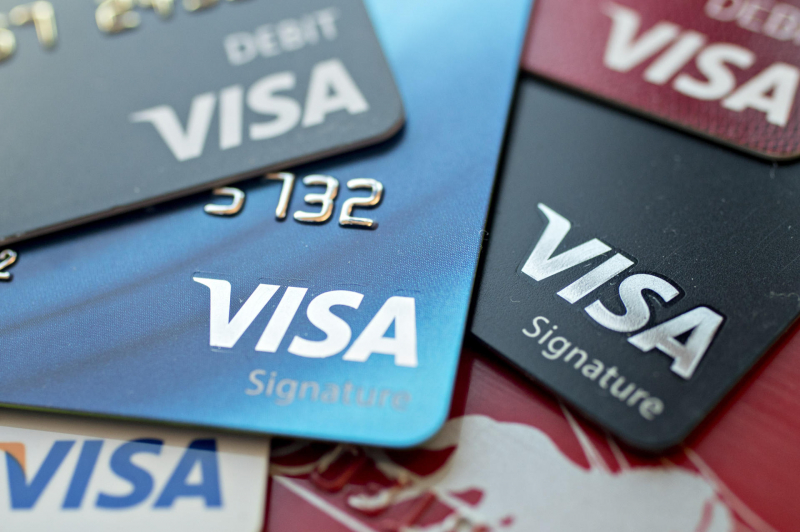 Visa работает над прекращением транзакций на территории России