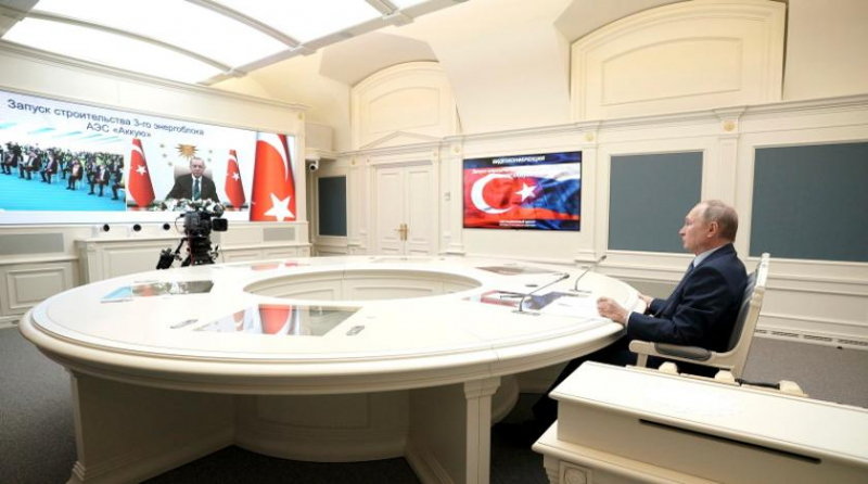 Запад намерен поссорить Россию с Турцией - эксперт