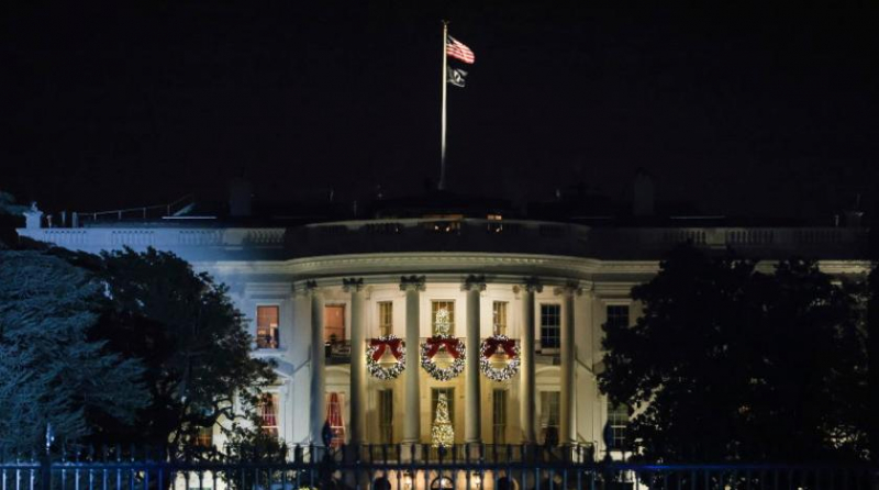Застряли в прошлом: экс-офицер ЦРУ призвал Белый дом отменить антироссийские санкции
