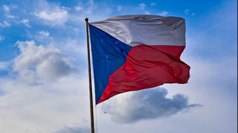 Жители Чехии раскритиковали политиков за "идиотский" способ борьбы с Россией