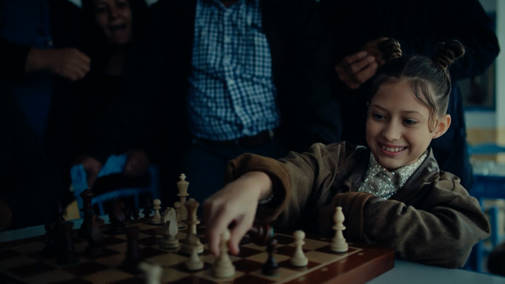 Дима Билан помог "внеземному" ребенку со сверхспособностями в новом клипе
