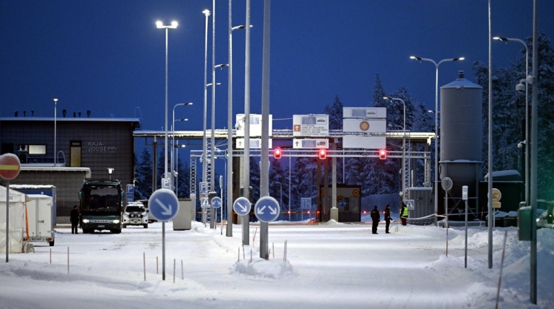 Финляндия решила продлить закрытие границ с Россией  