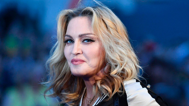 Мадонну уронили во время концерта в Сиэтле