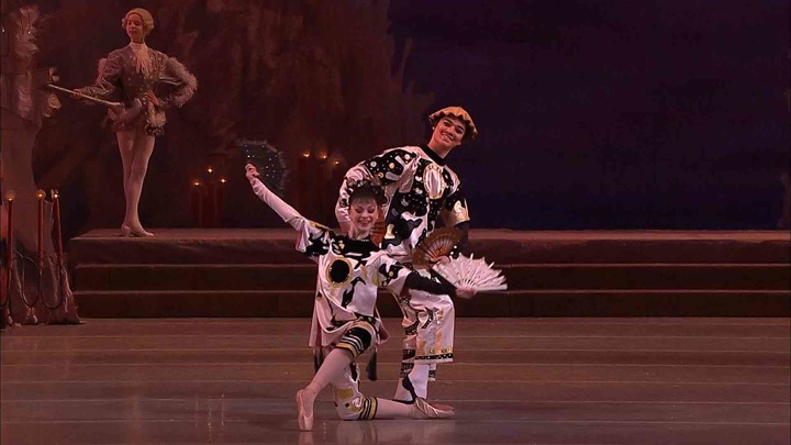 Платформа "Смотрим" приглашает на онлайн-трансляцию балета "Щелкунчик"