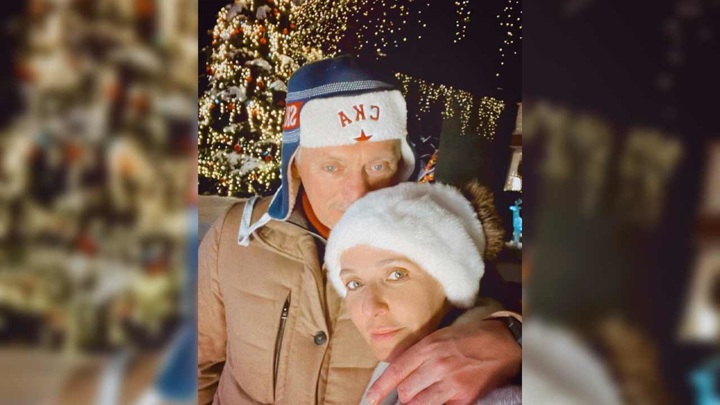 "Такие домашние!" Навка показала фото с Песковым в канун Рождества