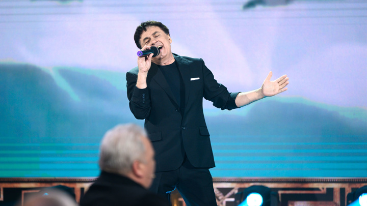 В шоу "Привет, Андрей!" звезды споют золотые хиты Михаила Танича